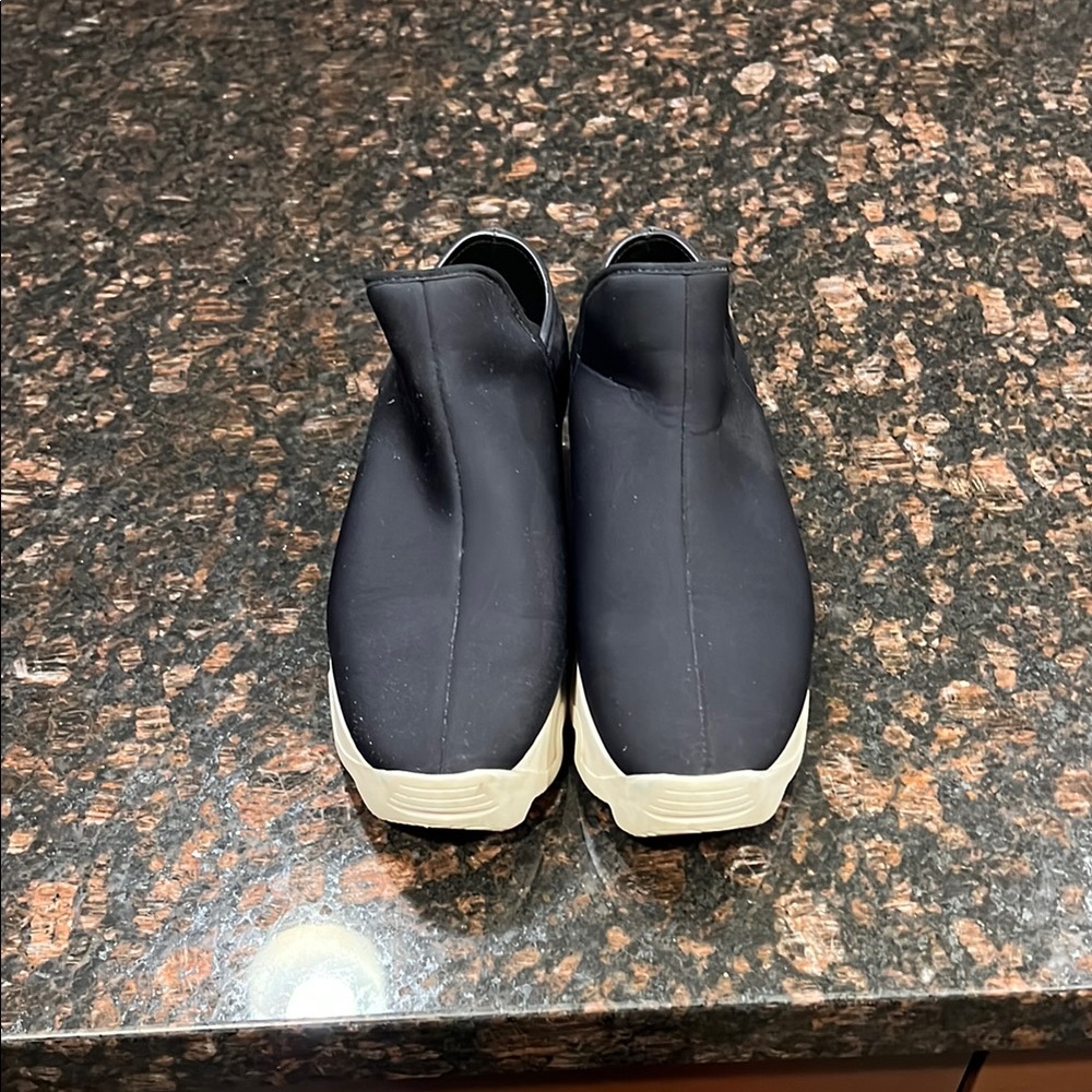 Black and White Minimalist Sneakers with Platform Sole